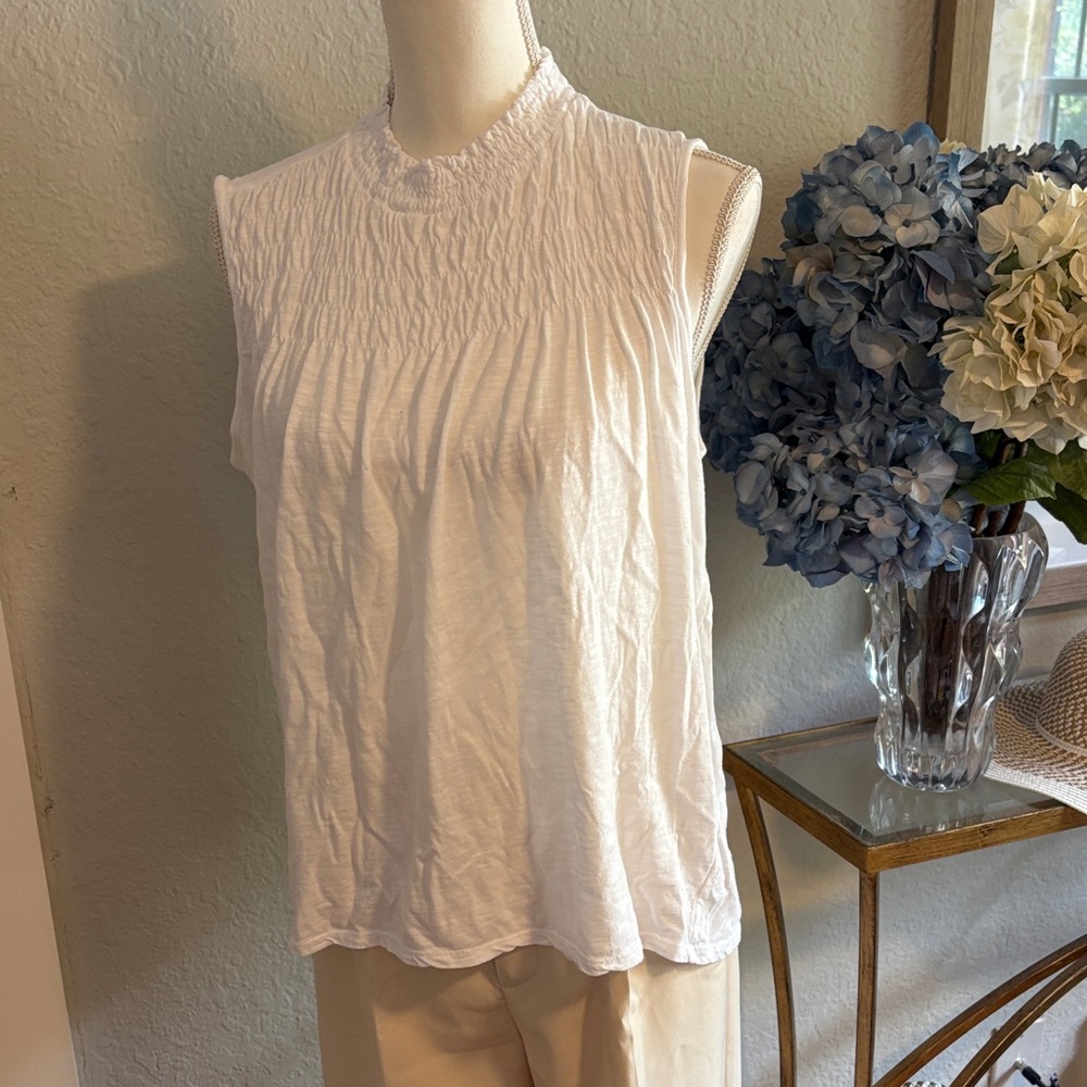 Everleigh white sleeveless top with mock neck size medium